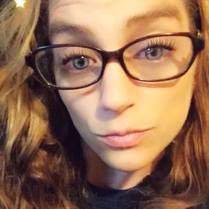 Meet your Posher, Jillian